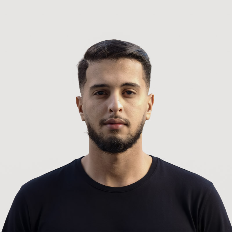 يونس — مؤسس مُشَيِّد